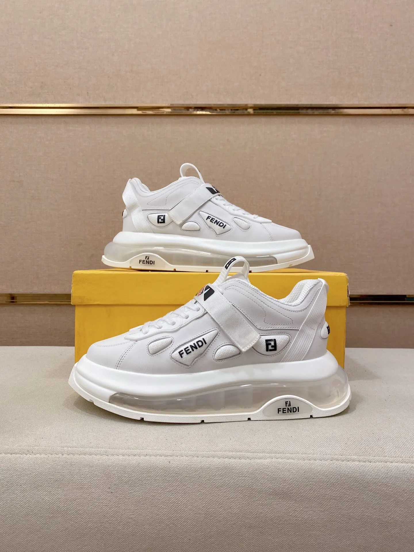Men's shoes 💰 640💰 FENDI new model (Fendi) official website 1:1 copy 👊🏻Upper 🇮🇹Imported cowhide 🇩🇪Inside imported breathable mesh lining. The original outsole is molded to reflect the identity of every man, and the upper foot is elegant and stable🚶🏻🚶🏻The high-end custom counter original replica📯The shoe last remains unchanged regardless of wind and rain, and can withstand the verification of time🔍️,🔵 Size: 39-45. Can be customized 38-46 non-refundable and non-exchangeable!